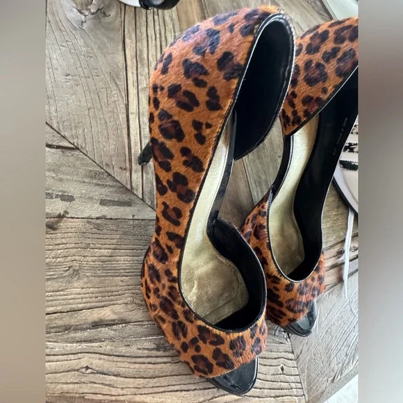 Bebe Brown and Black Heels with Stylish Design size 10B - Picture 2 of 7